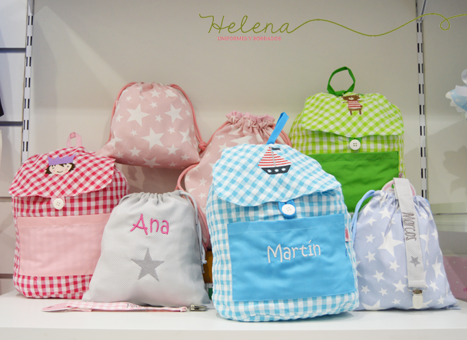 Mochilas personalizadas con letras bordadas estrellas y cuadros